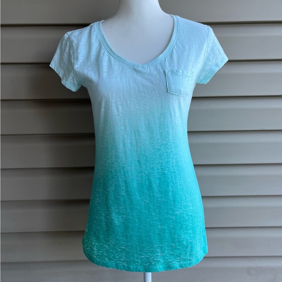 •Earth Yoga• Mint Green Ombre Dip Dye T-shirt - Size Medium - Picture 1 of 7